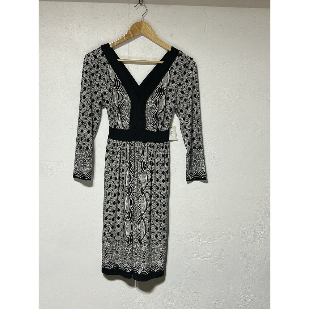 eci New York Black/ White Womens Dress V Neck Size Small NWT - Picture 2 of 16